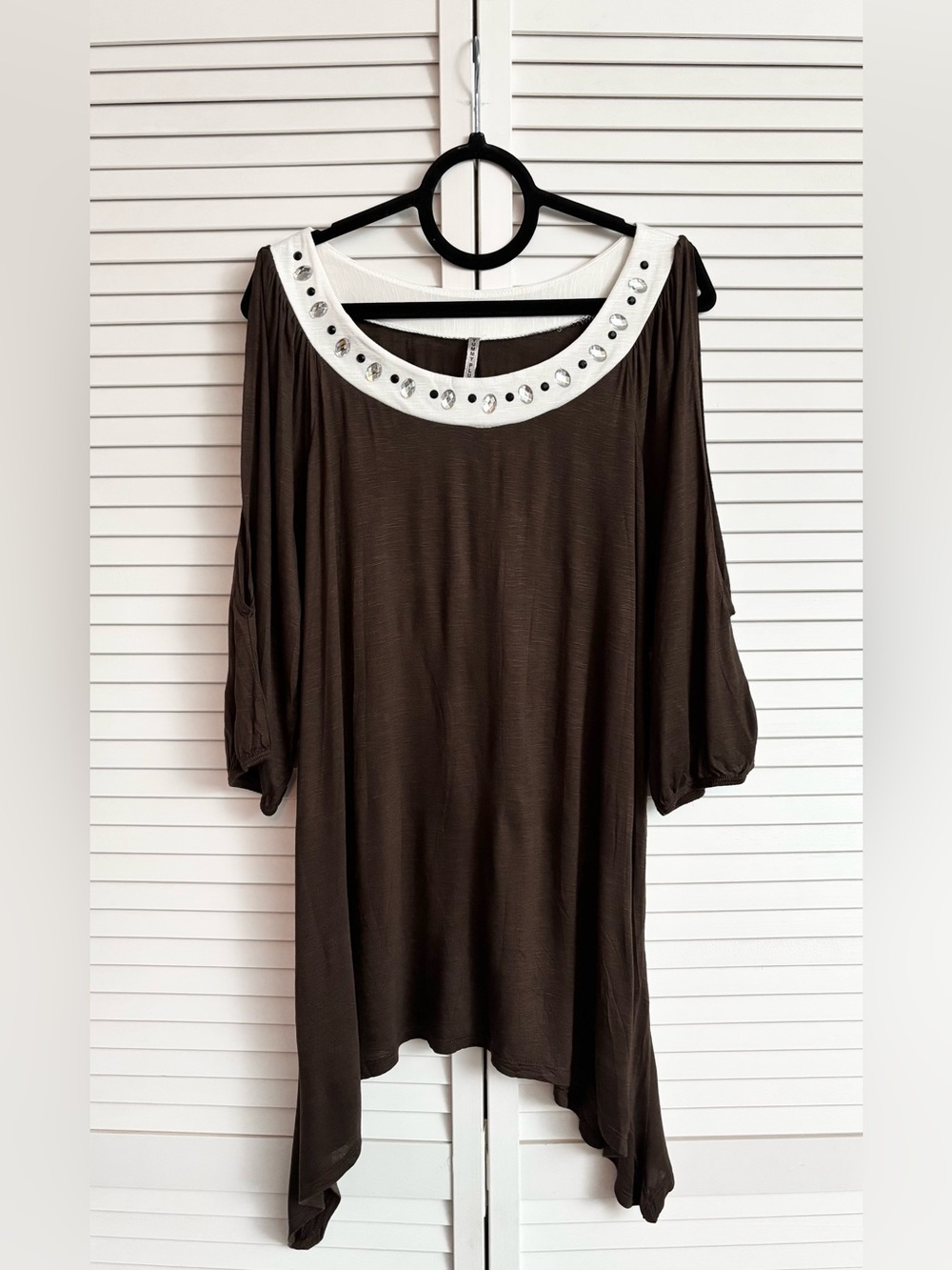 Yummy Plus Women’s Embellished Brown Cold-Shoulder Tunic Top, Size: 2X, NWOT